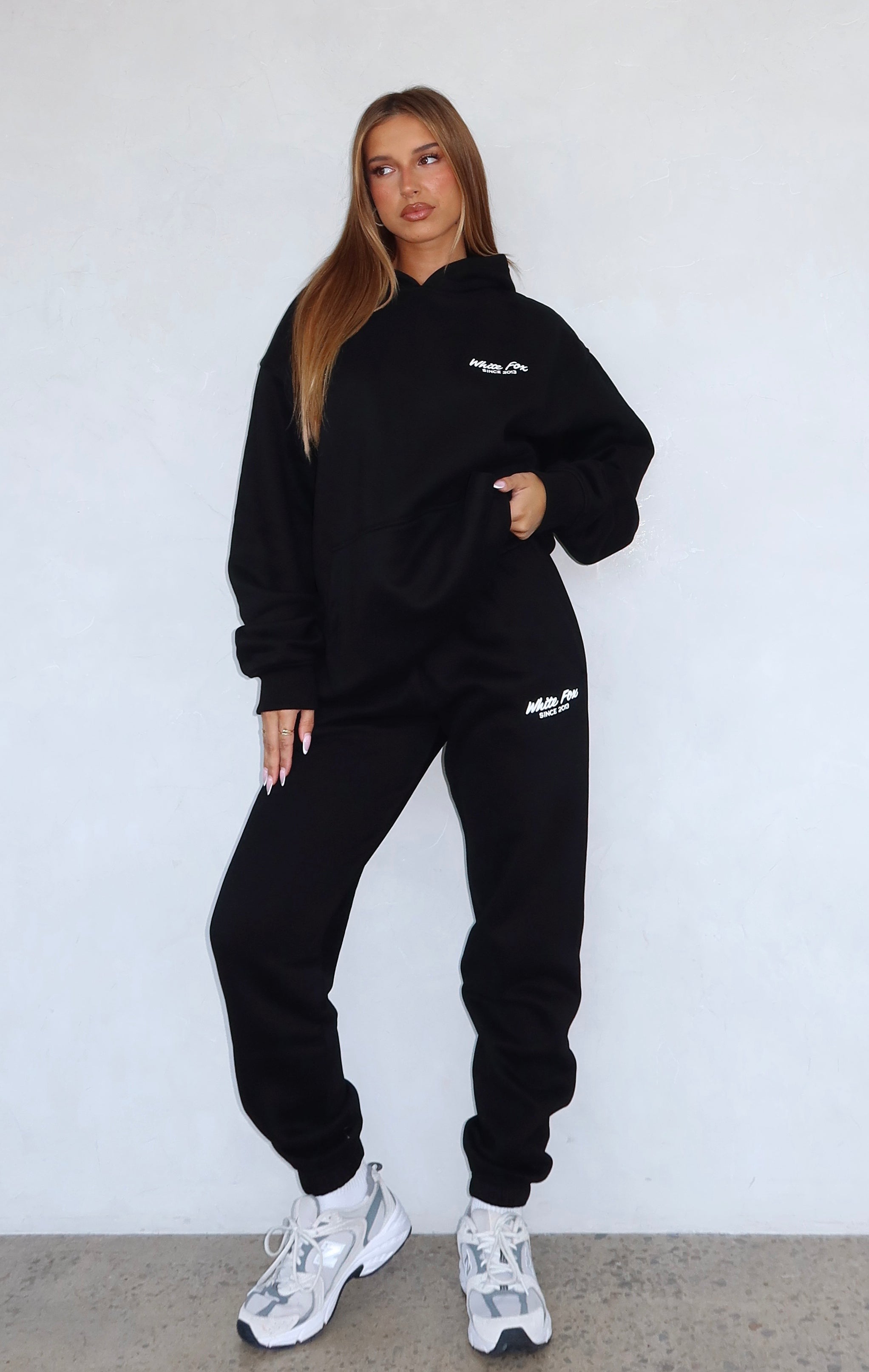 Leisure Edition Black Fleece Sweatpants with Side Pockets