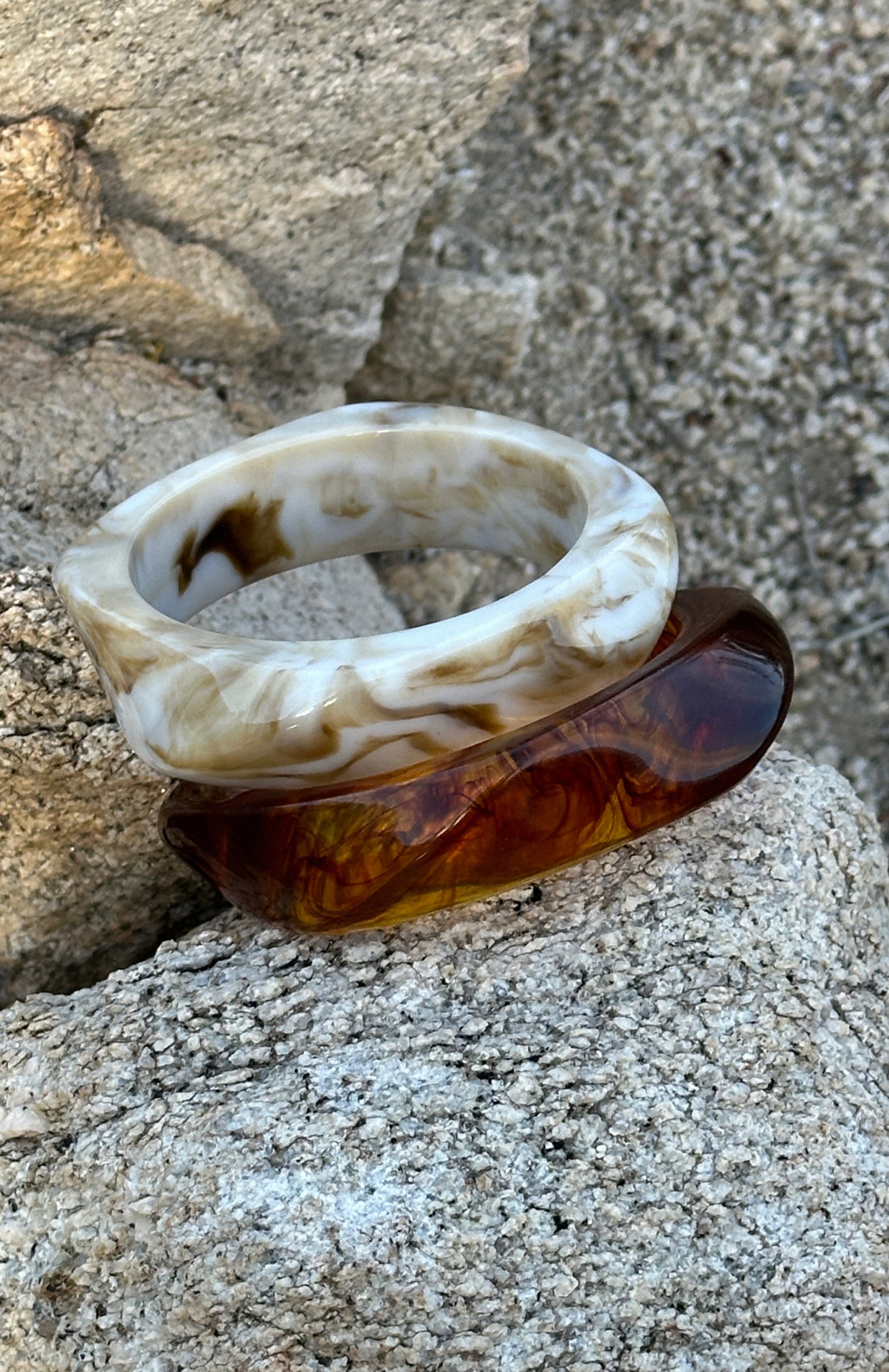 Florentin Caramel Marble Bracelet Set - Glossy Acrylic Bangles