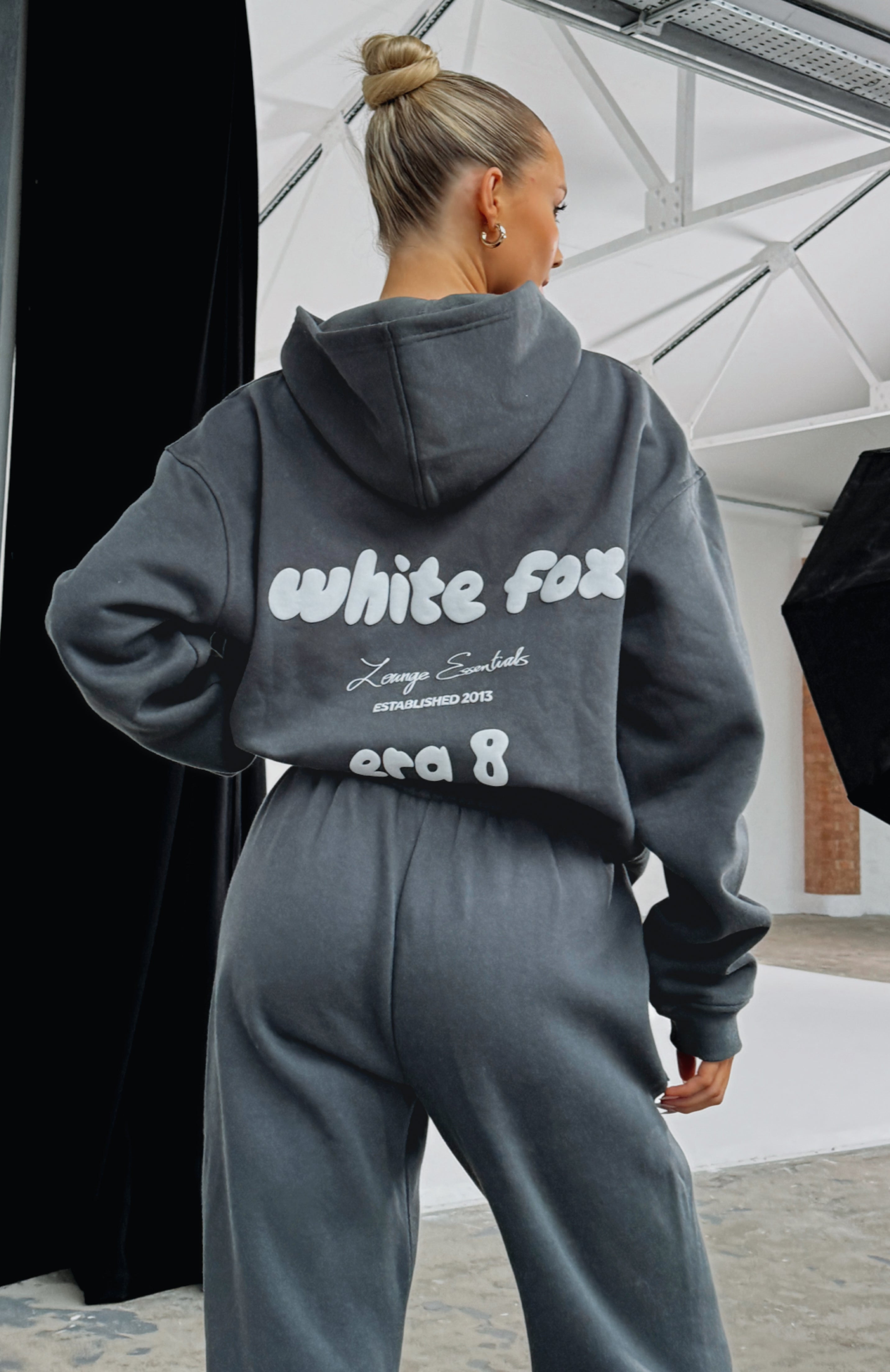 Era 8 Oversized Hoodie Fossil - Soft Fleece Pullover with Puff Print Logo