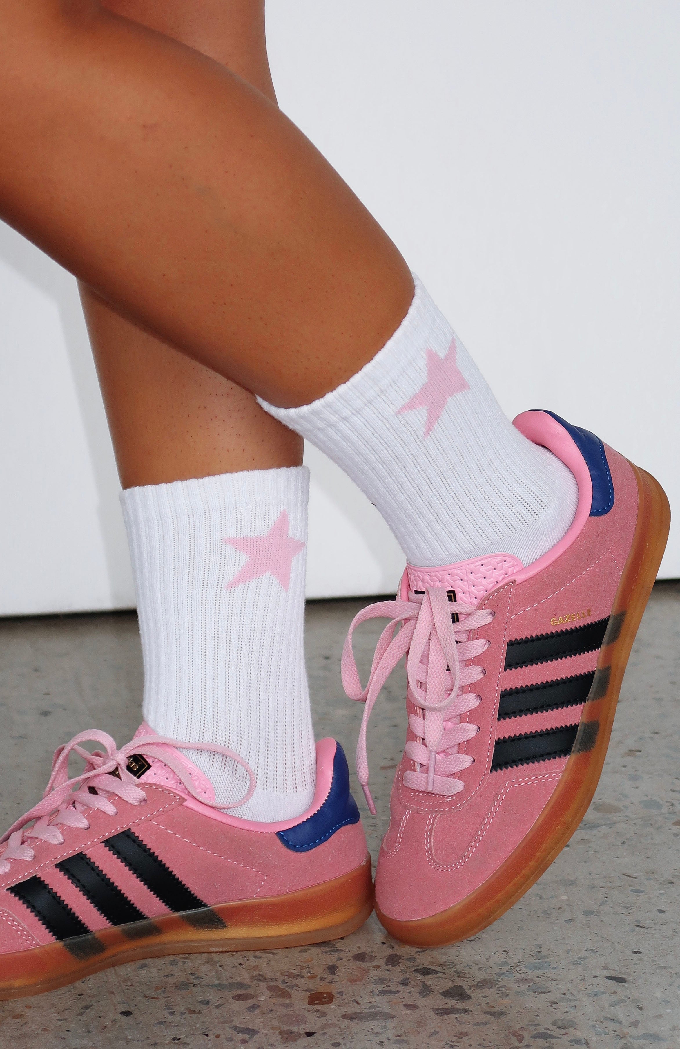White Fox Cotton Crew Socks with Embroidered Logo - White/Pink