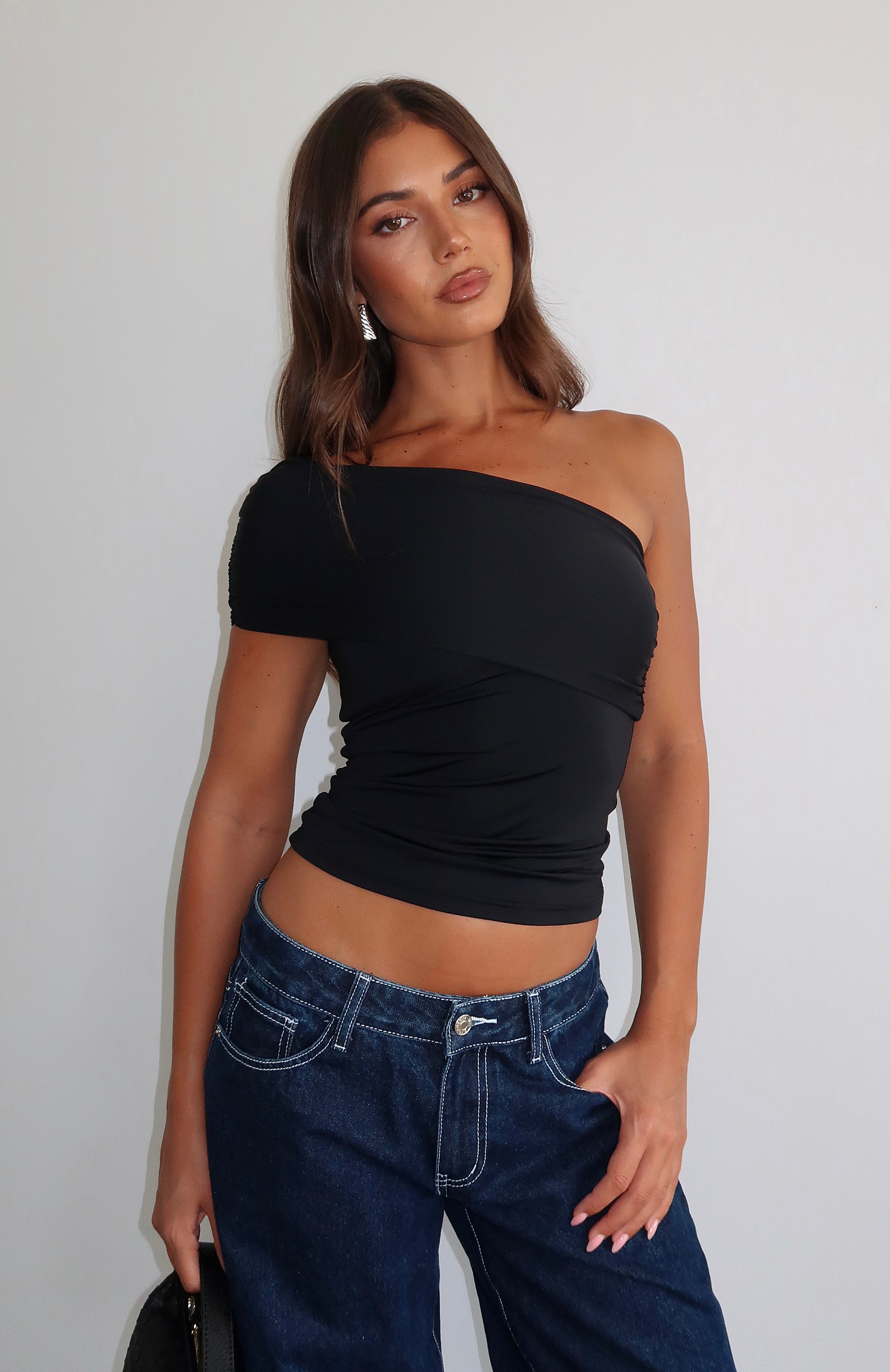Black One Shoulder Ruched Top - Cropped Stretch Casual Wear