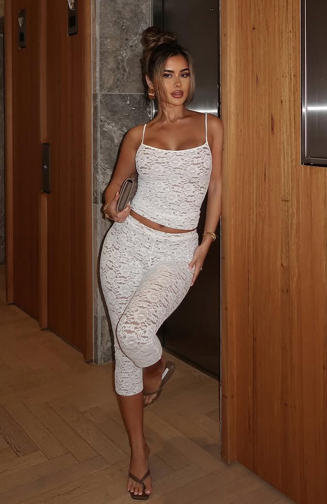 Vibe With Me White Lace Capri Pants - Stretch 3/4 Length